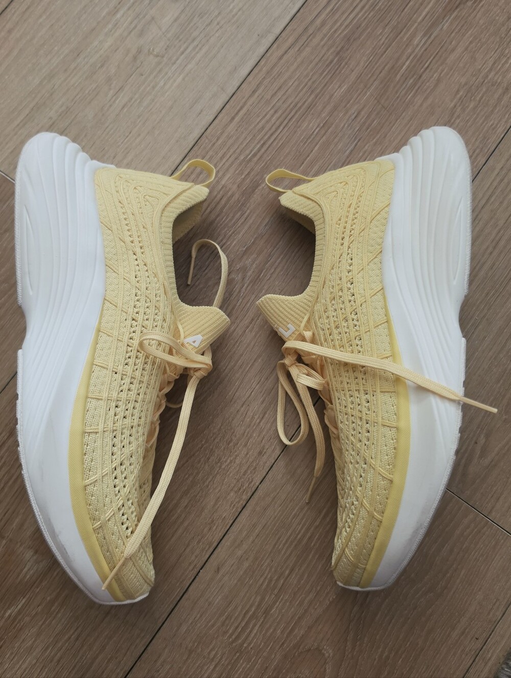 APL TechLoom Zipline In Buttercream 10
